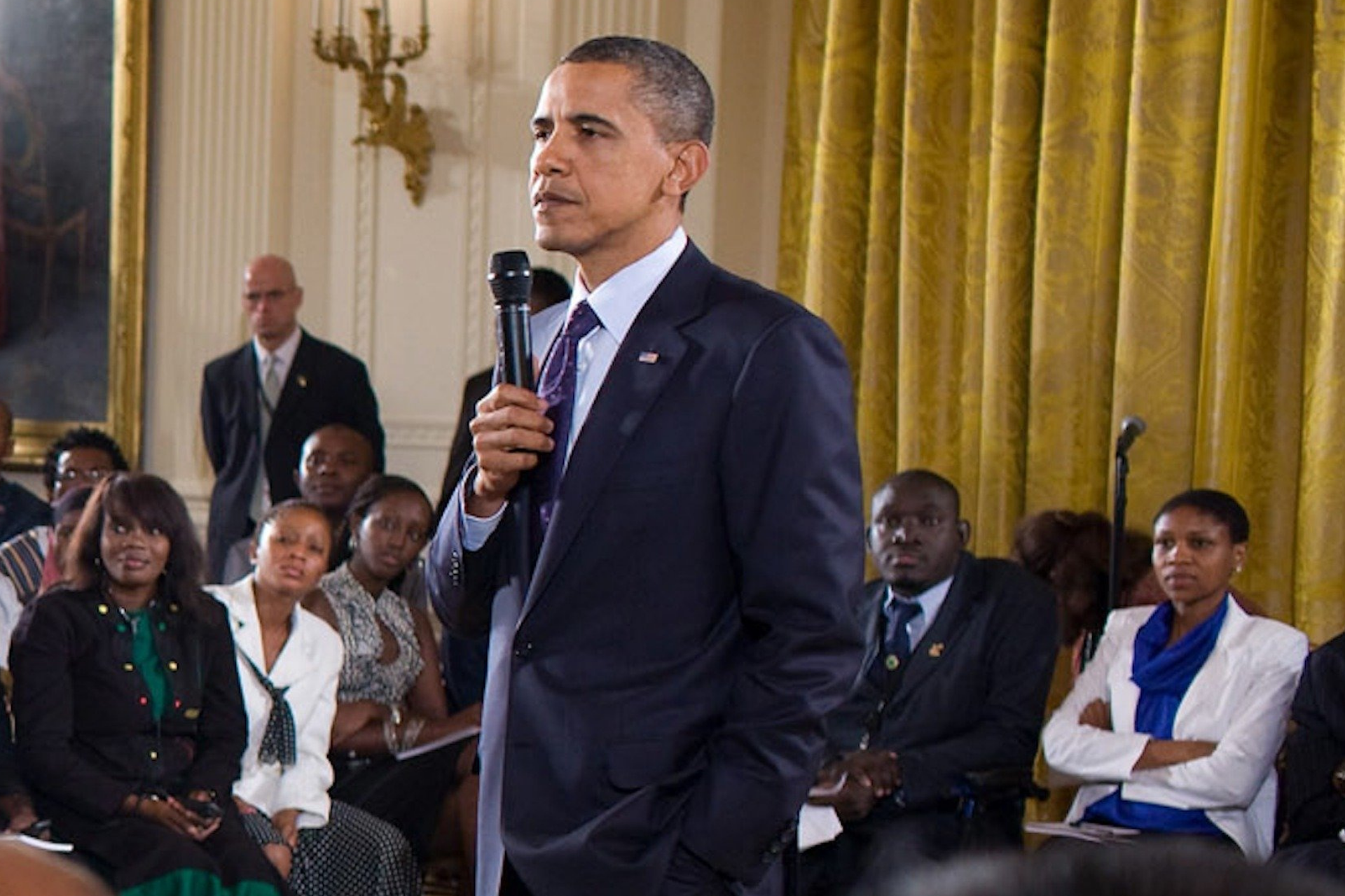 Crowd walks out on Obama